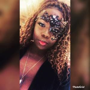 Meet your Posher, Chloe